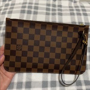 Brand new Louis Vuitton never full GM pouch
